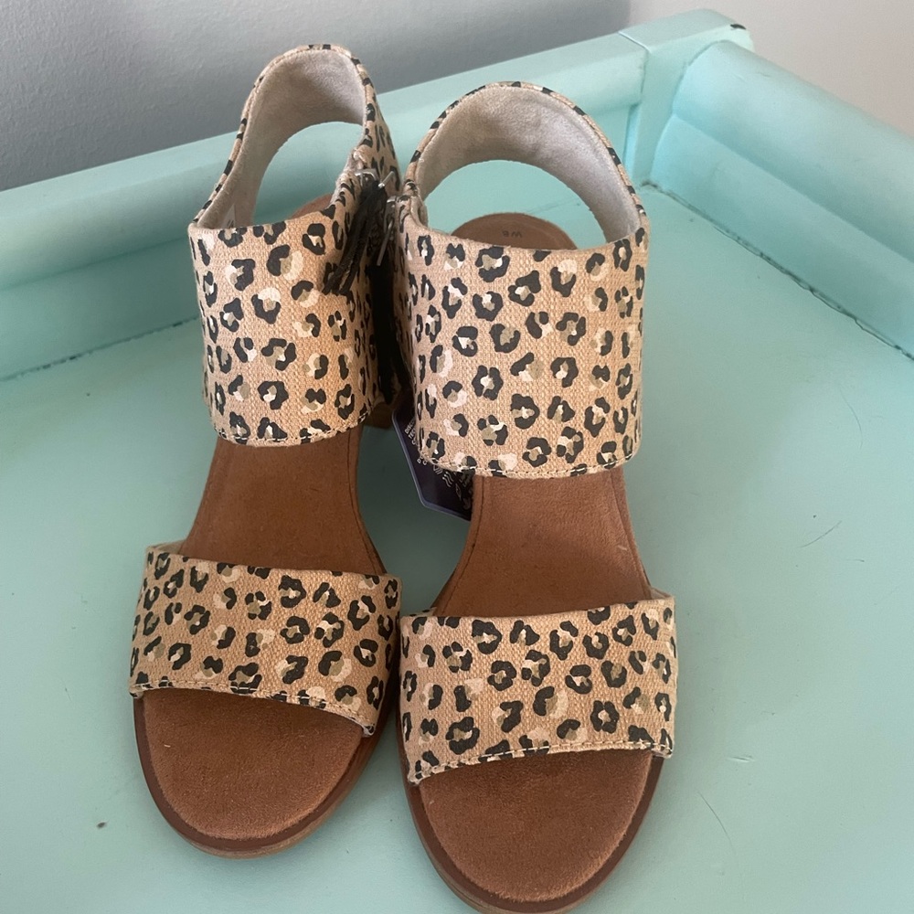 NWT Tom’s Heels